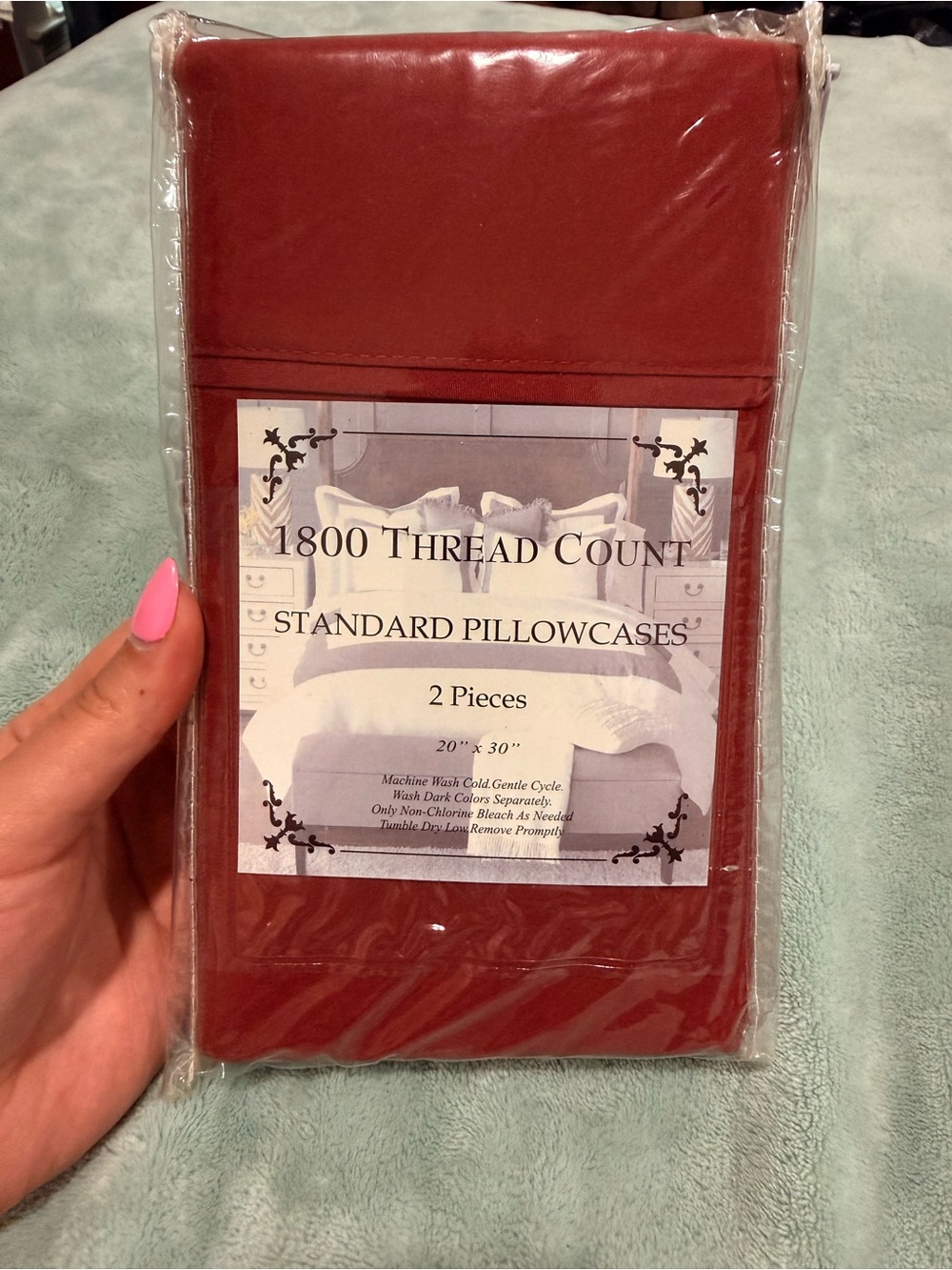 1800 Thread Count Standard Pillowcases - Red (2 Pack)